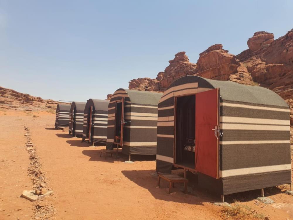 Bedouin Family Camp Hotel Wadi Rum Exterior photo