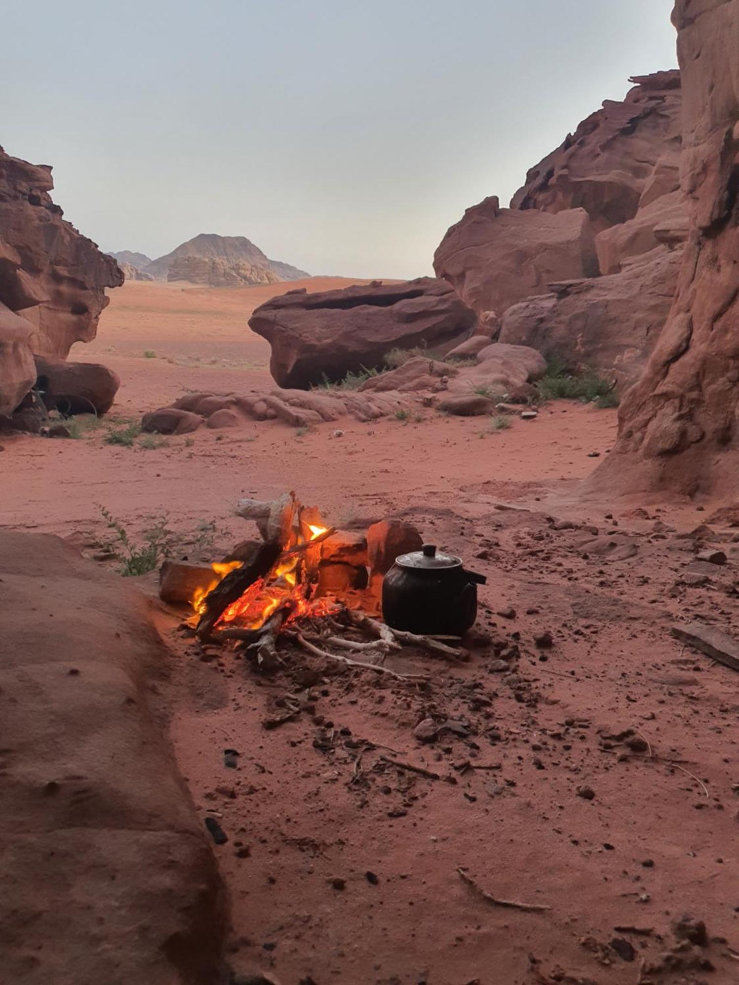 Bedouin Family Camp Hotel Wadi Rum Exterior photo